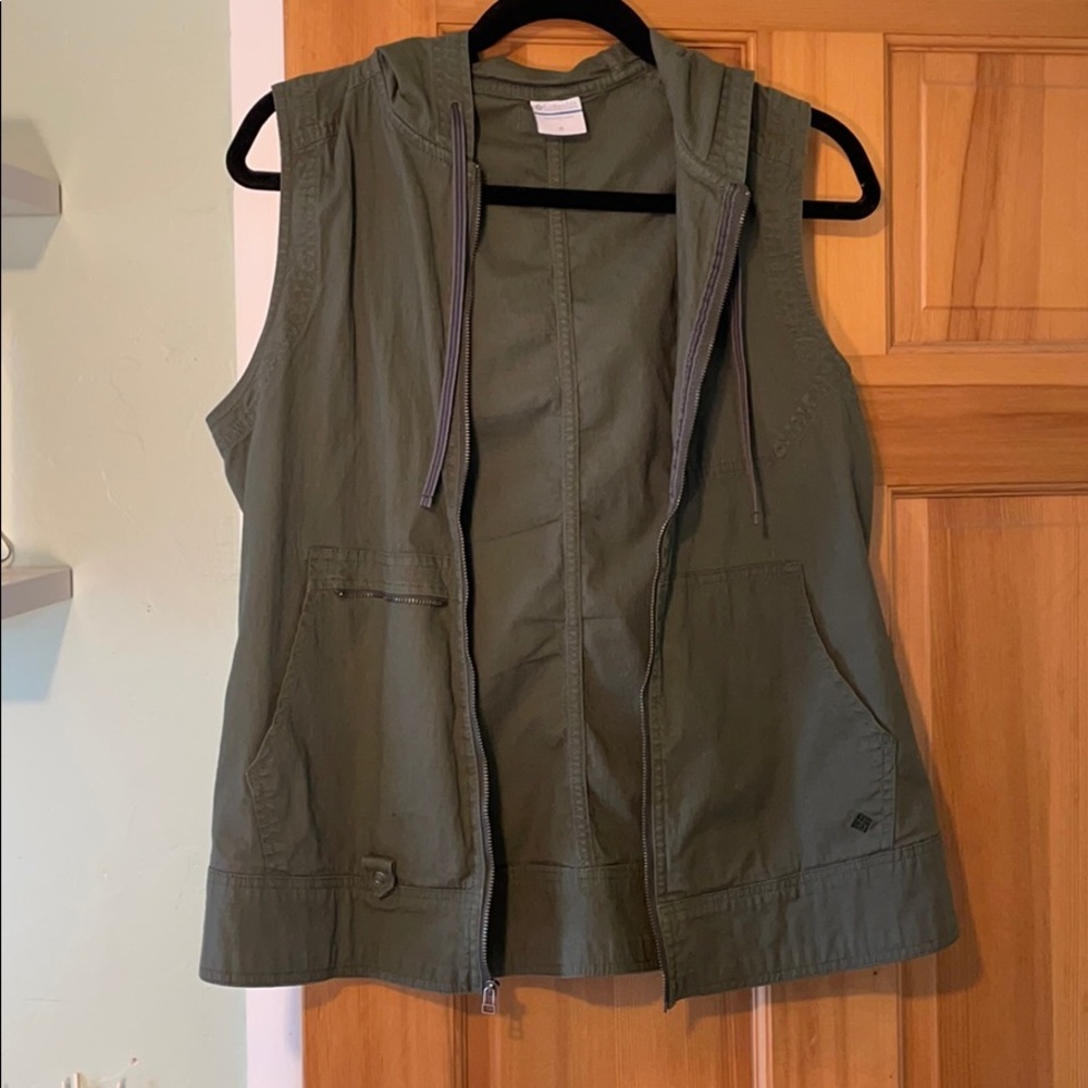Green Columbia hooded vest